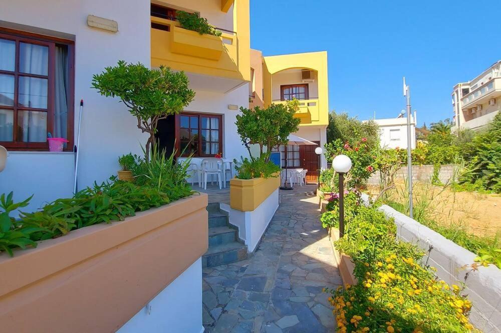 Menelaos Apartments Daratsos Buitenkant foto