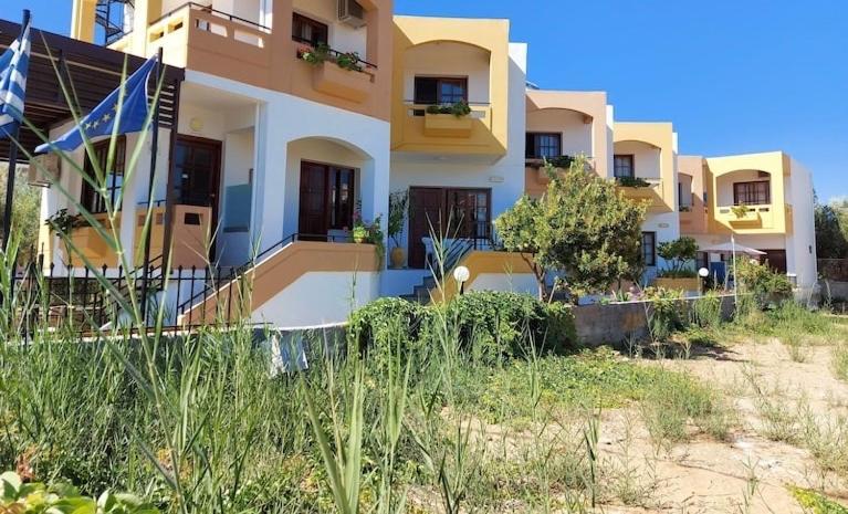 Menelaos Apartments Daratsos Buitenkant foto