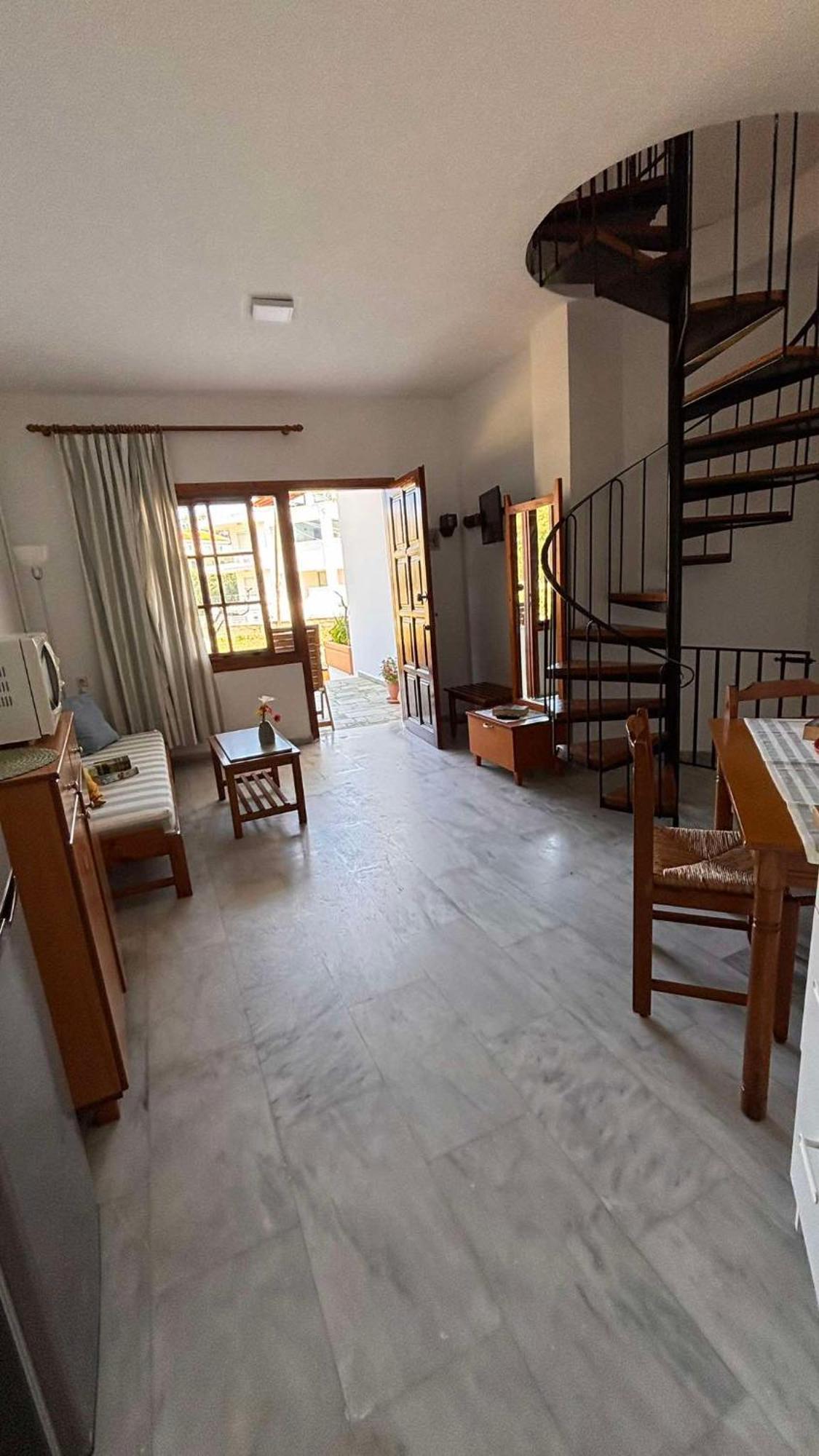 Menelaos Apartments Daratsos Buitenkant foto